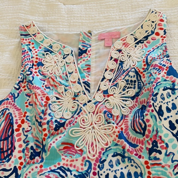 Lilly Pulitzer V-neck shift dress - Picture 2 of 5